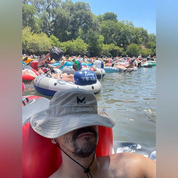 Meet your Posher, Erik - Picture 4 of 5